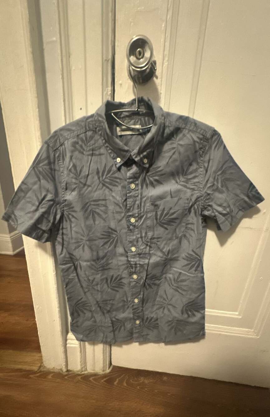 Abercrombie Kids Short Sleeve Button-Down Shirt Size 13/14 Blue Tropical Leaf